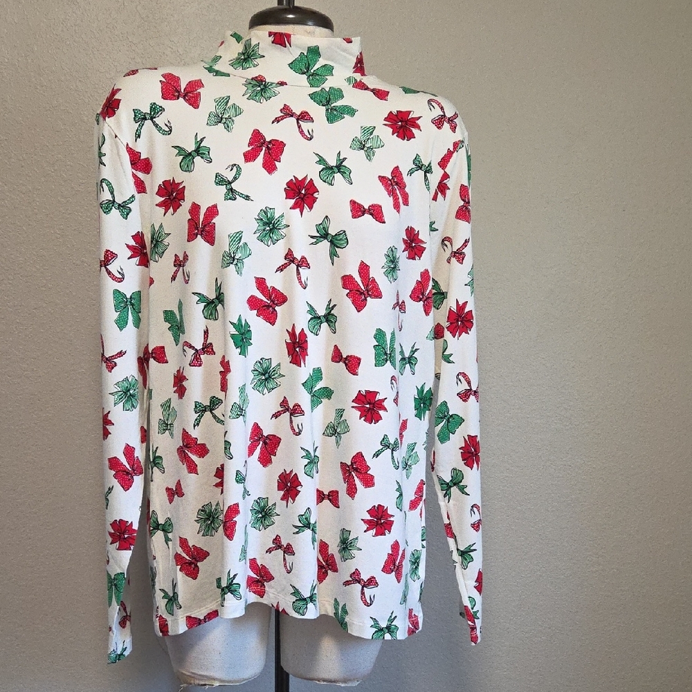 Time and Tru Festive Floral Long Sleeve Top